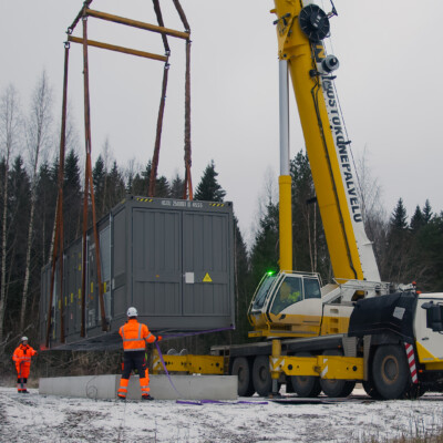 05 2025 2711 Hauho site craning JBox NW